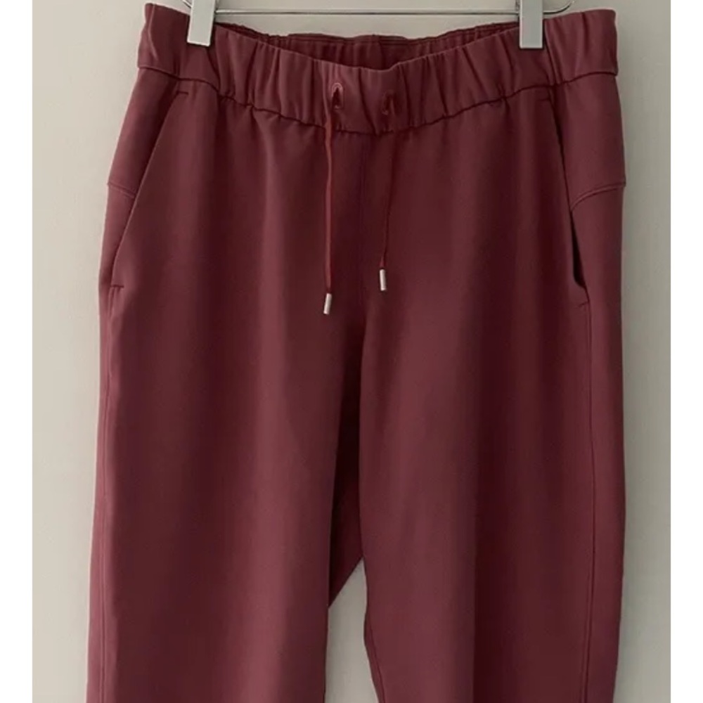 Lululemon On The Fly Jogger